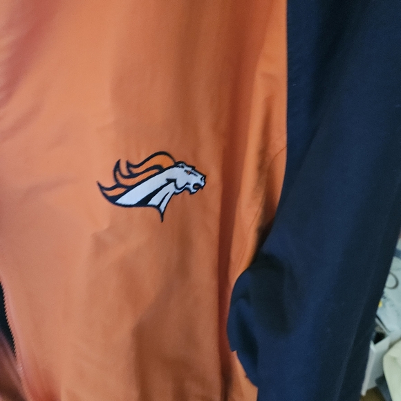 Denver Broncos coat - Picture 2 of 6